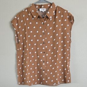 Sleeveless Polka Dot Button-Down Shirt in Brown/White